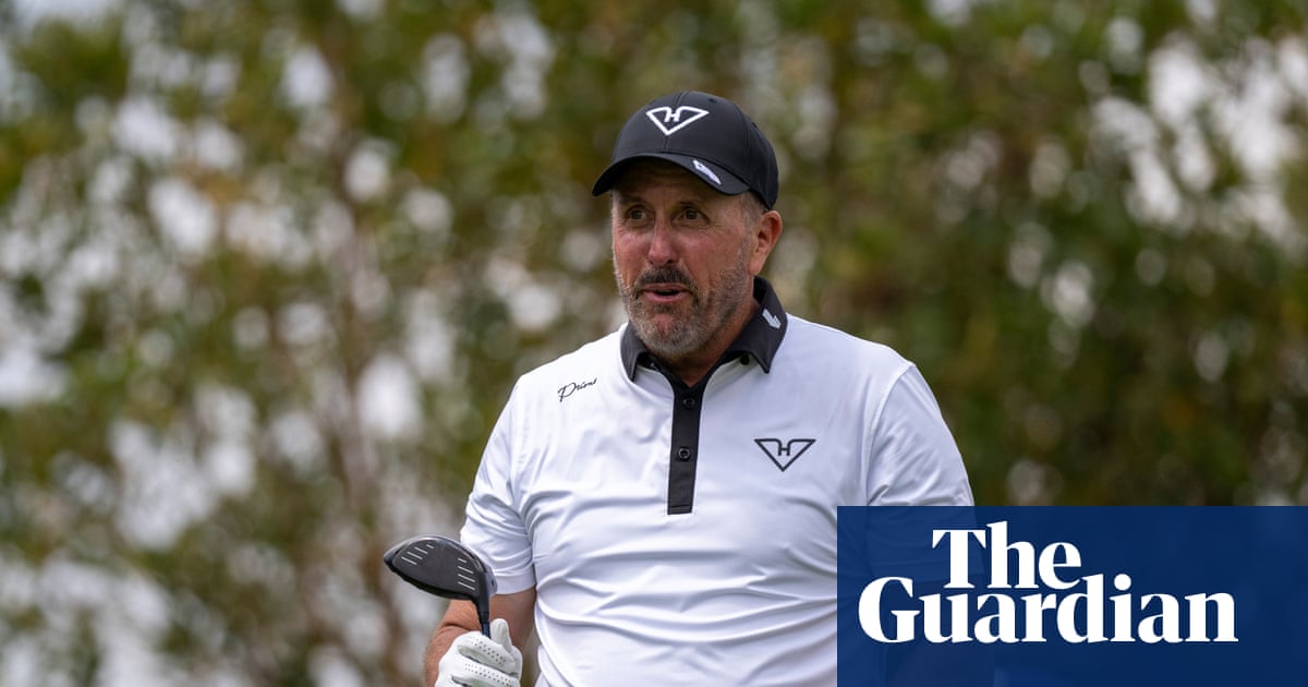 Phil Mickelson withdraws from Masters due to ‘family health matter’