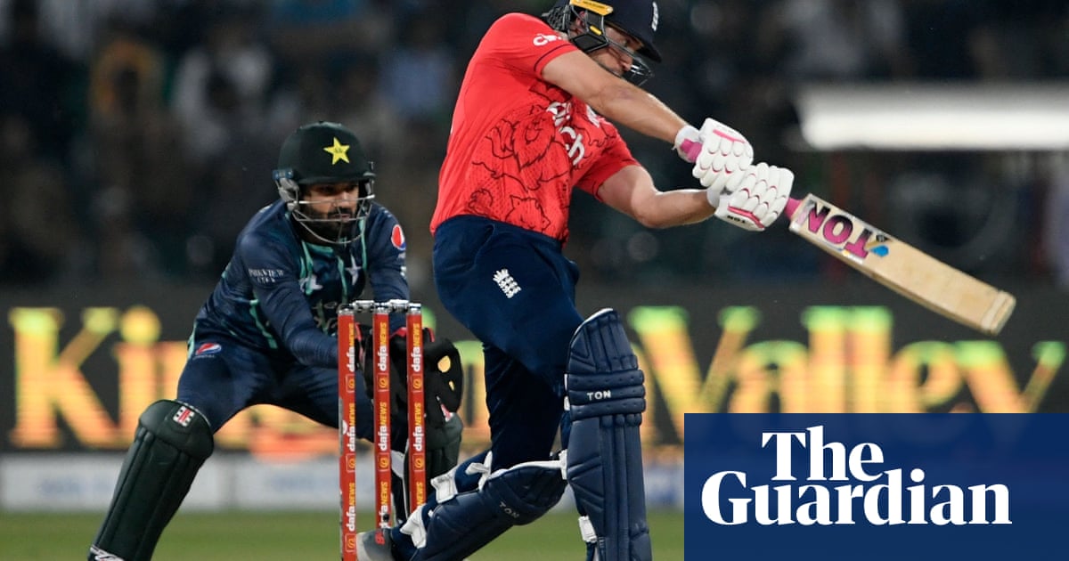 malan-leads-england-to-dominant-win-over-pakistan-to-secure-t20-series