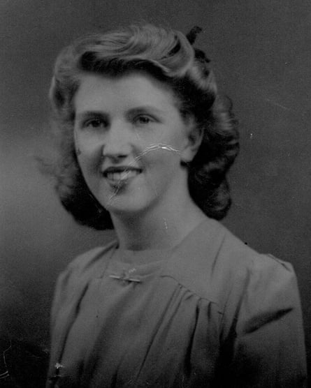 Eleanor Woolley pada tahun 1943