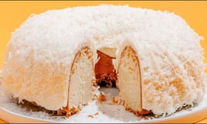 The Bundt cake Tom Cruise sends his friends at Christmas.