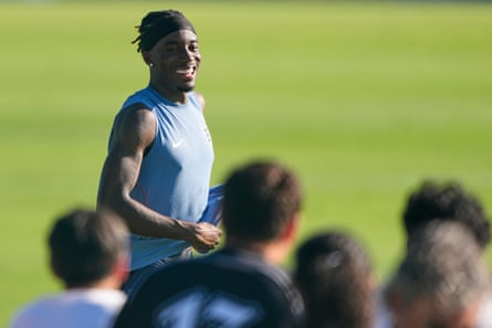 Noni Madueke smiles as he greets fans during practice for the World Cup in Kansas City