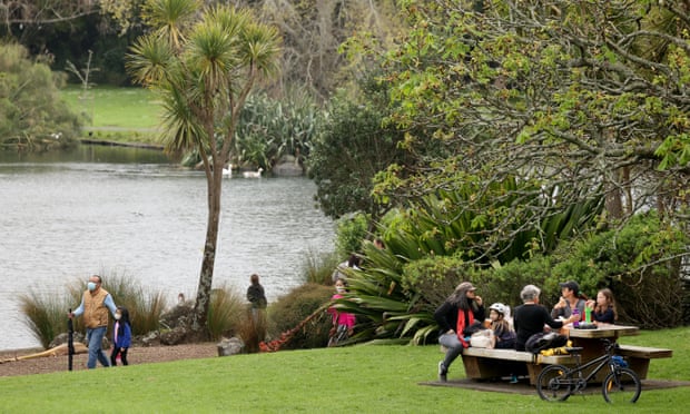 Families reunite with a picnic at Western Springs on 6 October, 2021 in Auckland