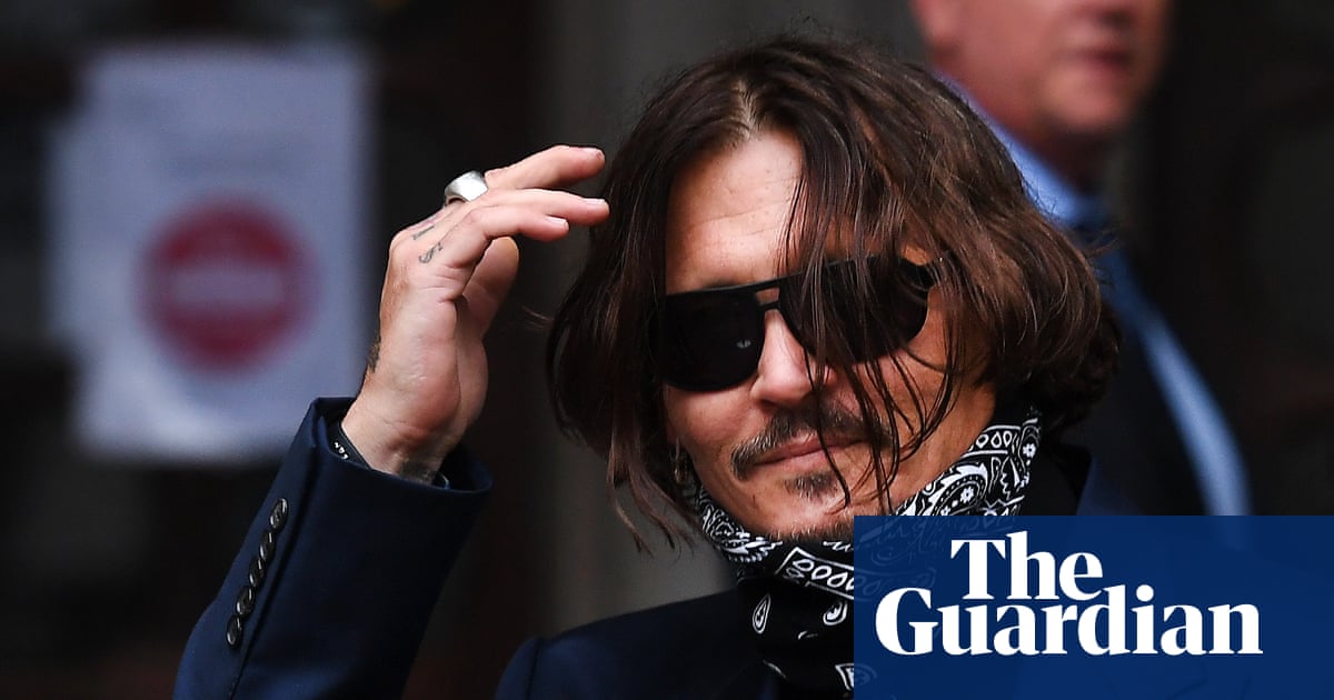 Johnny Depp praised Amber Heards heroism in his drugs battle, court hears