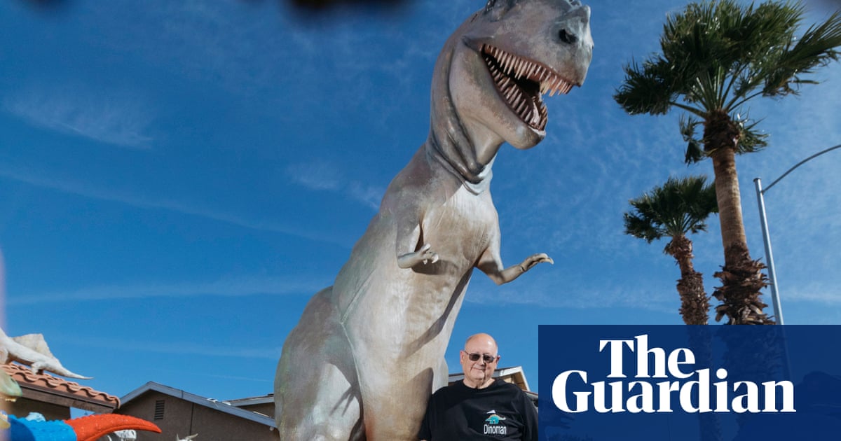 Dinosaurs in the driveway: the Nevada man delighting kids with his free prehistoric theme park Dinosaurs in the driveway: the Nevada man delighting kids with his free prehistoric theme park