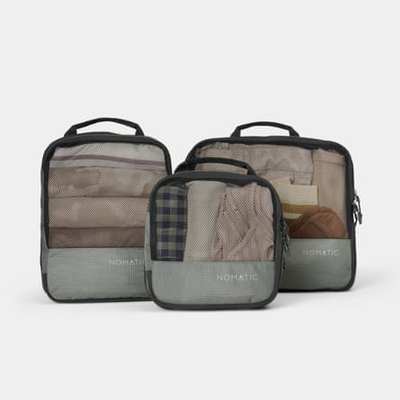 A product photo of Nomatic Compression Packing Cubes
