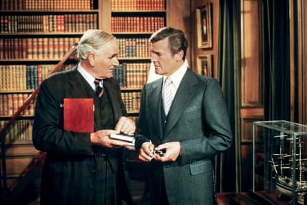 Desmond Llewelyn as Q and Roger Moore as James Bond in a scene from the film The Spy Who Loved Me (1977).