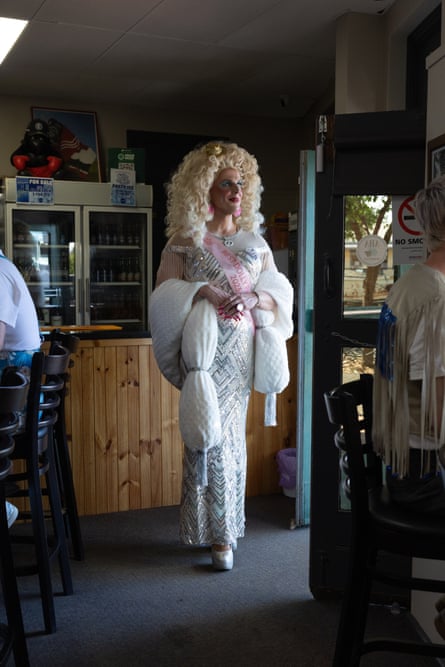 A drag queen Dolly