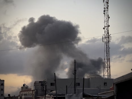 Smoke billows after an Israeli strike on a house in Khan Younis, on 18 August 2025.