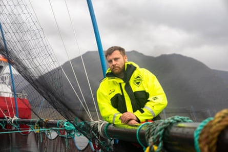 Bernhard Guðmundsson.  Poisson arctique.  Dyrafjordur, Fjords de l'Ouest, Islande.