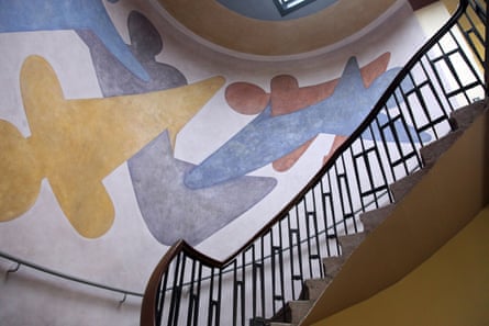 Mural done by Oskar Schlemmer in 1923 for the Bauhaus School of Arts and Crafts.
