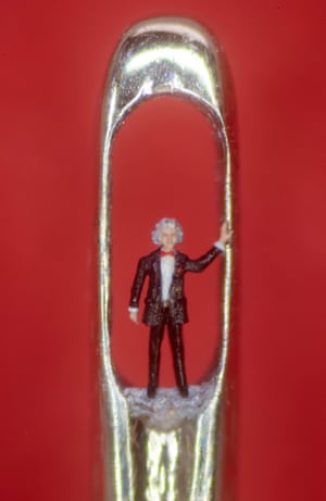 Noddy Holder needle sculpture by Willard Wigan
