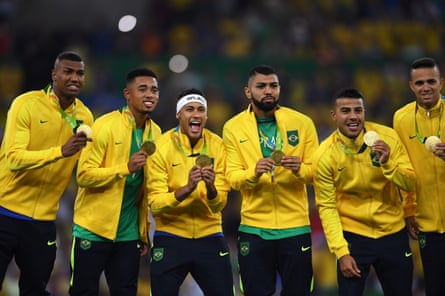 File:Brazil men's football team 2016 Olympics.jpg - Wikimedia Commons