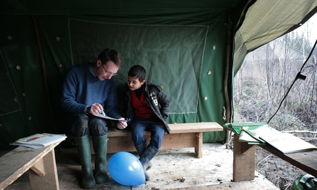 Dr Rory Fox and pupil at Grande-Synthe refugee camp