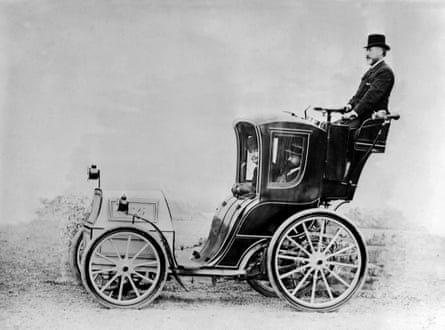 The electric cab, designed by the French engineer Charles Jeantaud, circa 1898.