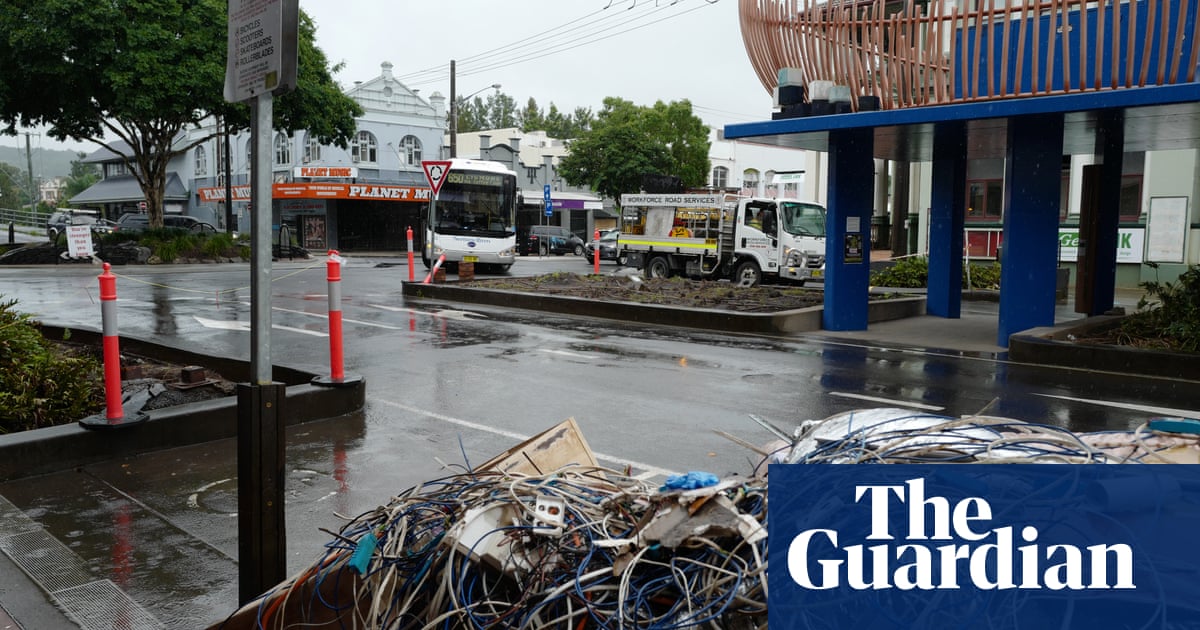 Northern NSW towns under evacuation orders as heavy rainfall hits flood-ravaged regions