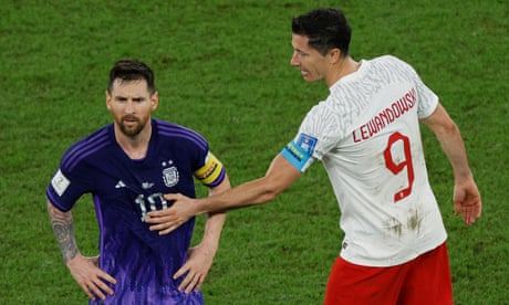 Messi dominates mismatch with Lewandowski but Poland striker keeps his head | Sid Lowe