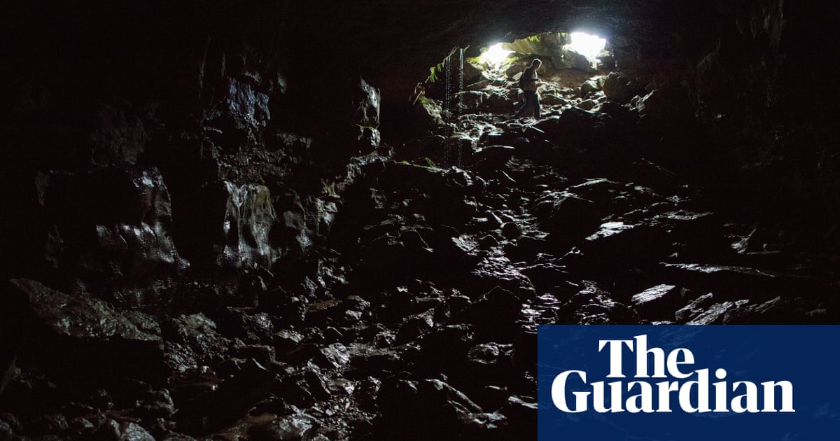 Huge mission to rescue man trapped in Brecon Beacons cave for two days