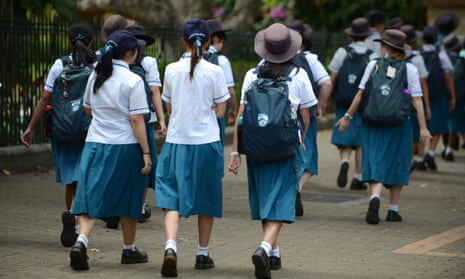 Teens vanish on Aussie school trip