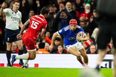 Bielle-Biarrey of France scores.