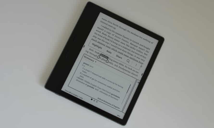 Amazon Kindle Oasis 19 Review The Most Paper Like Reader Yet Kindle The Guardian