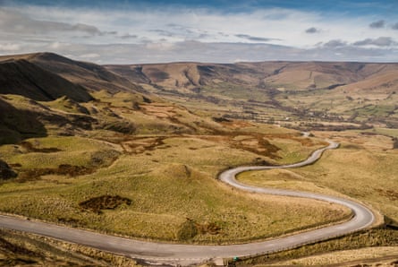 Mam Nick Road, Mam Tor, Castleton, Derbyshire, Winding road through peaks