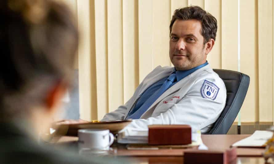 Joshua Jackson as Christopher Dunsch in Dr Death.