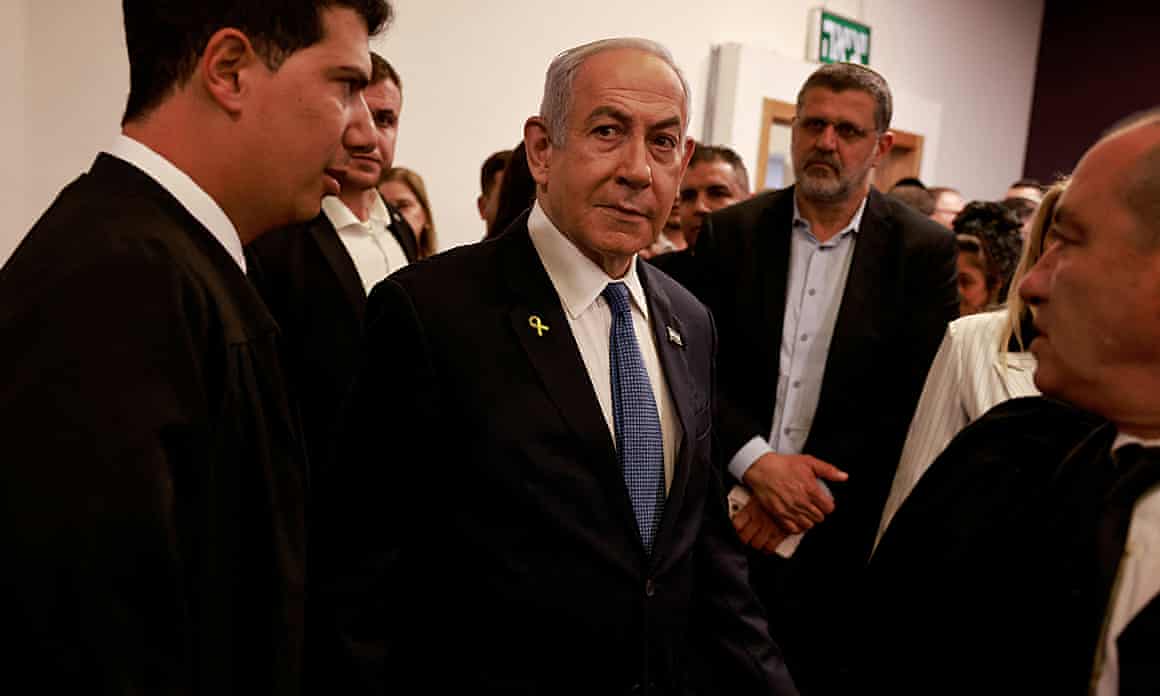 Netanyahu arriving in court