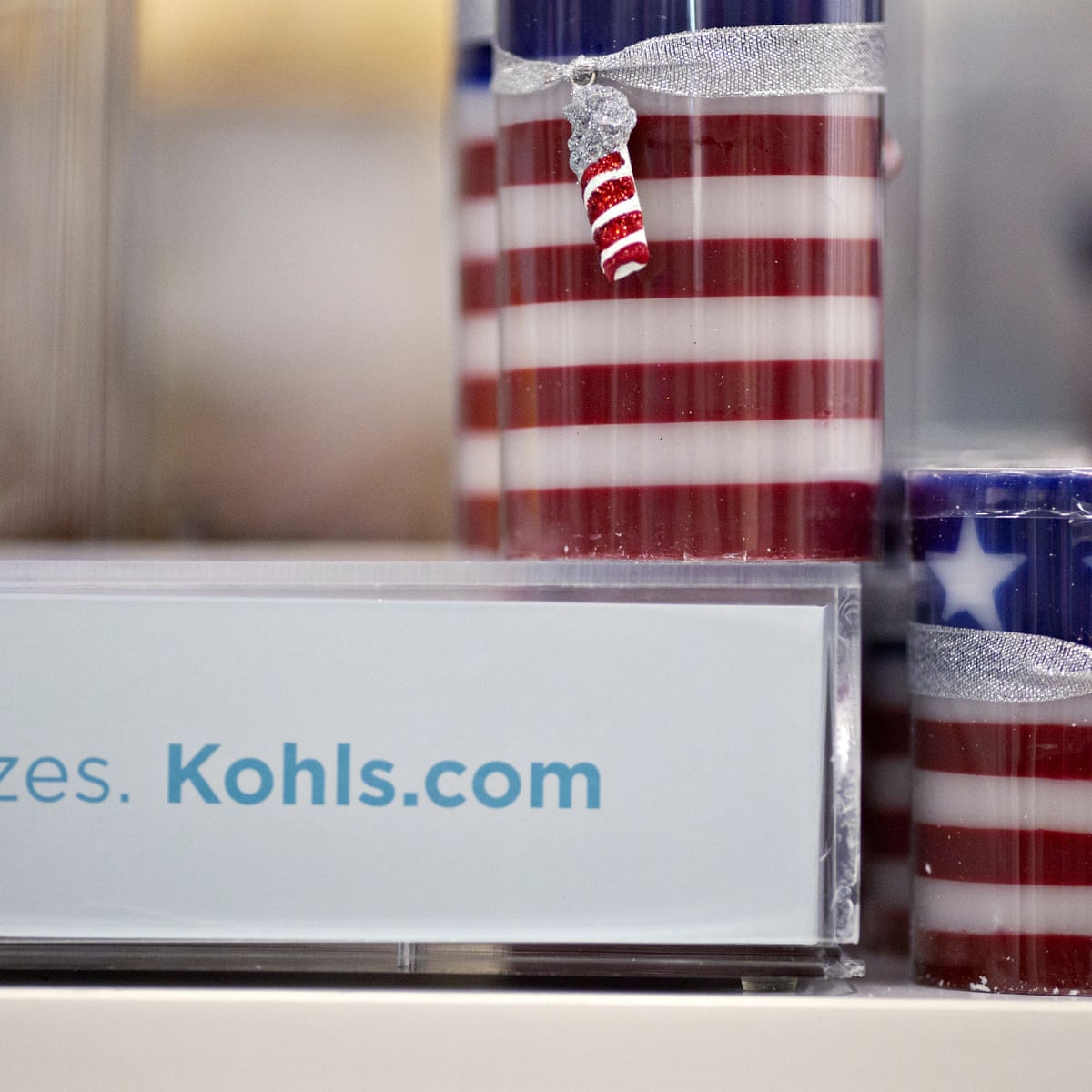 Kohl's (KSS) Beats Expectations as Apparel Deals Attract Shoppers -  Bloomberg