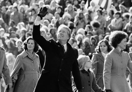 carter waves at inauguration