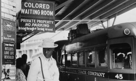 A North Carolina bus station in 1940.