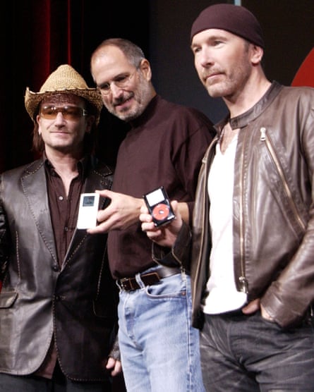 Apple’s Steve Jobs with Bono and the Edge and the U2 iPod, 2004.