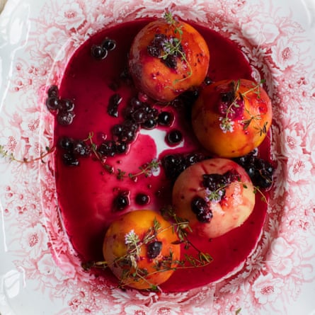 Peaches with thyme and honey.