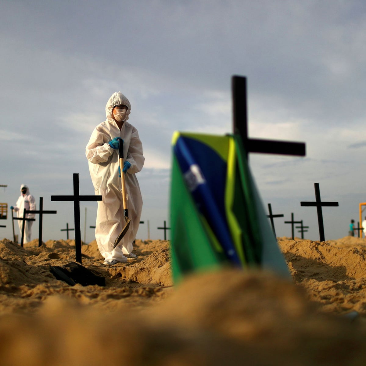 Brazil Overtakes Uk With World S Second Highest Covid 19 Death Toll World News The Guardian