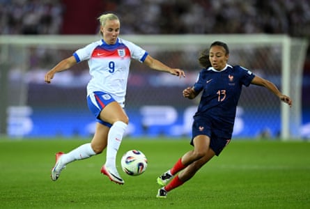 Beth Mead on the ball against France
