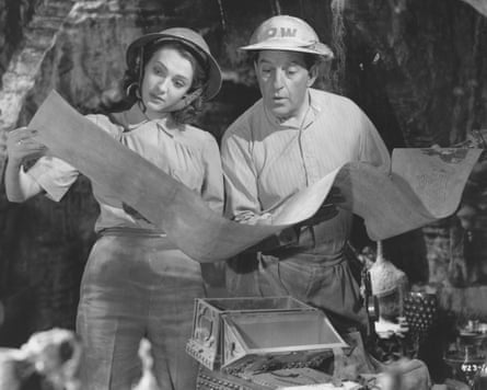 Stanely Holloway and Barbara Murray in Passport to Pimlico.