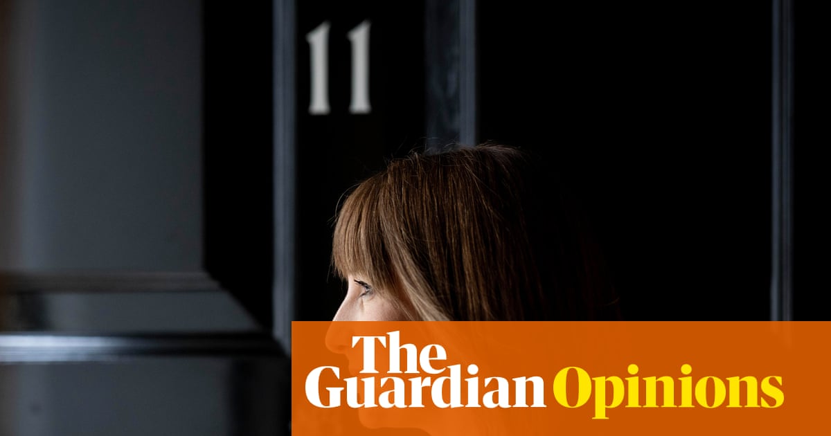 I've seen reshuffles from the inside, and I know why Starmer won't sack Rachel Reeves  even though he should | Simon Hart