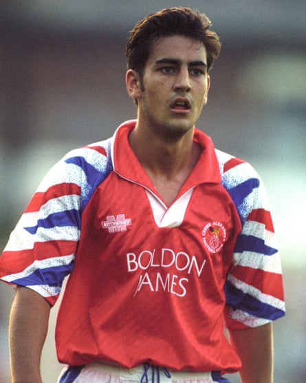 Andy Woodward in action for Crewe in August 1993