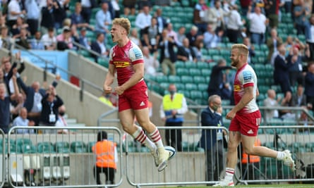 Harlequins’ Louis Lynagh celebrates his late try, which proved to be pivotal.