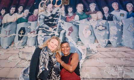 جنيفر بينتو وأنجيلا بوستوك