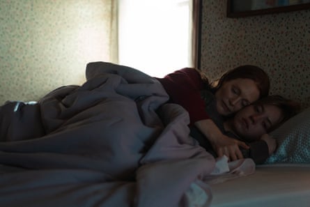 Julianne Moore and Sydney Sweeney in Echo Valley.