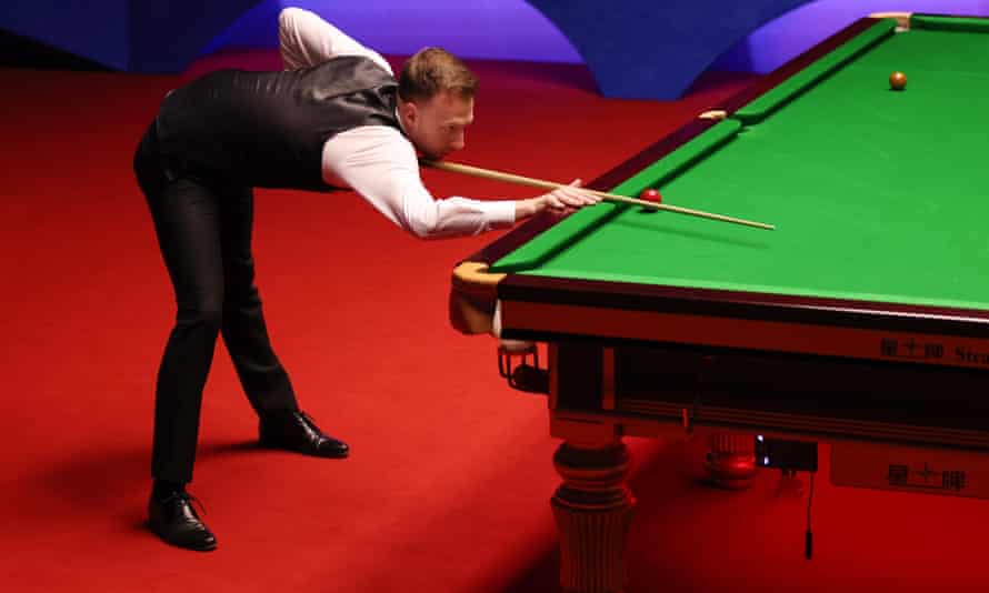 Judd Trump has a good lead over Anthony McGill.