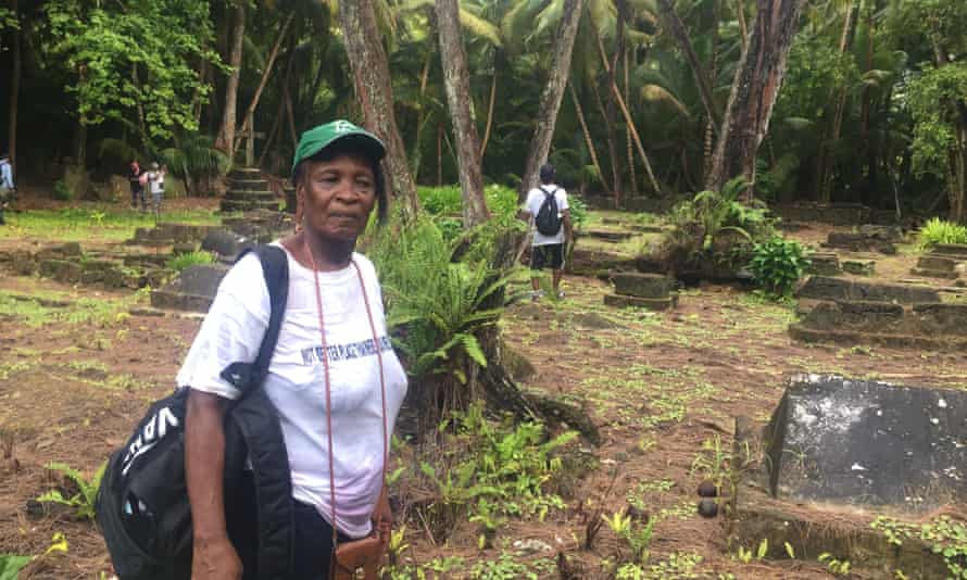 Rosemonde Bertin in Salomon Atoll cemetery