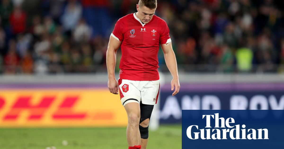 Wales lose injured centre Jonathan Davies for more than six months