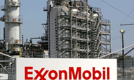 FILE PHOTO: A view of the Exxon Mobil refinery in Baytown, Texas September 15, 2008. REUTERS/Jessica Rinaldi/File Photo