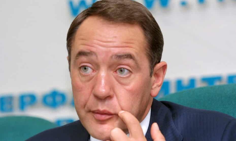 Mikhail Lesin at a press conference in 2002. Russian officials are pressing their US counterparts for information about their investigation into Lesin’s death.