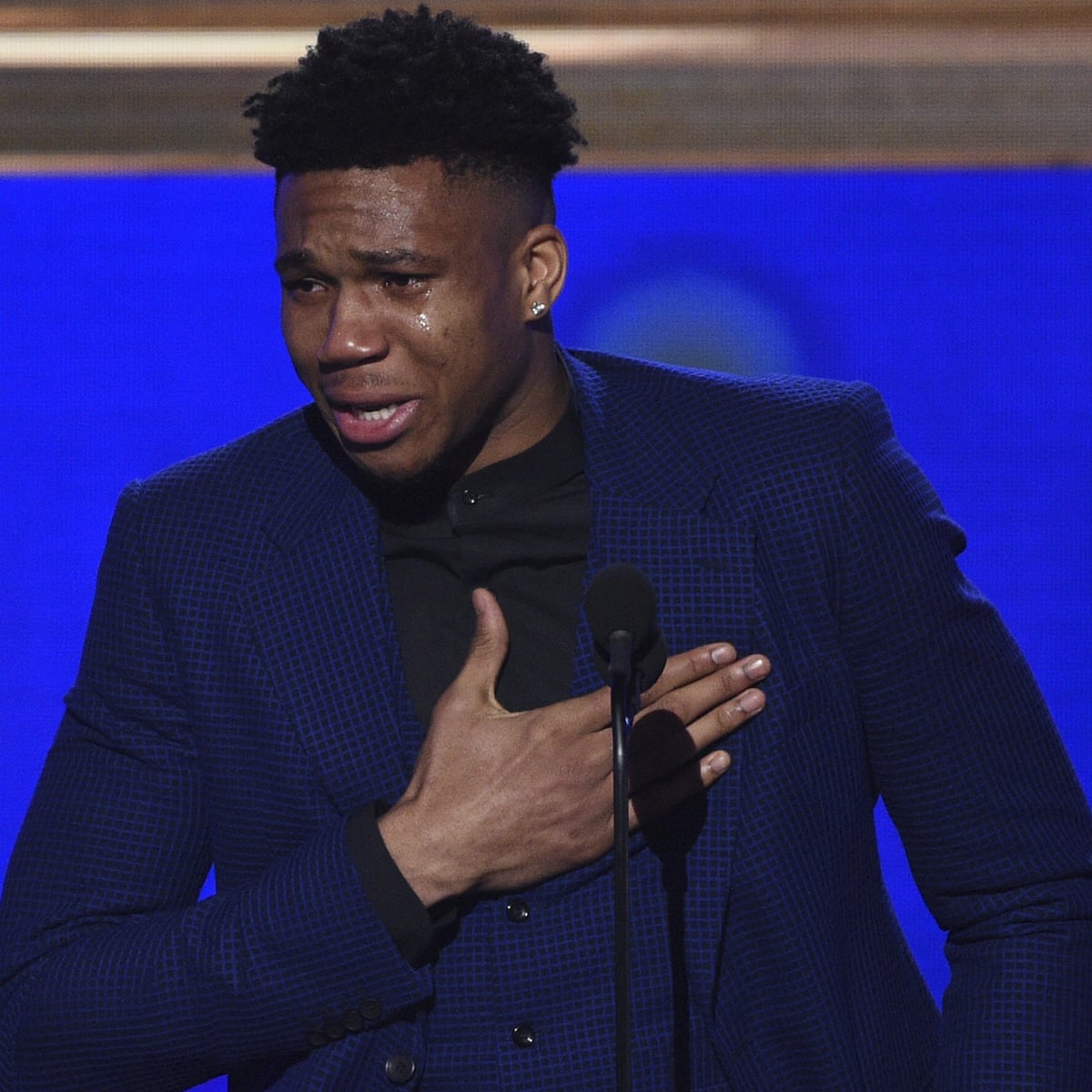 Tearful Giannis Antetokounmpo Named Nba Mvp At End Of Season Awards Nba The Guardian Nba 2022 Awards Show
