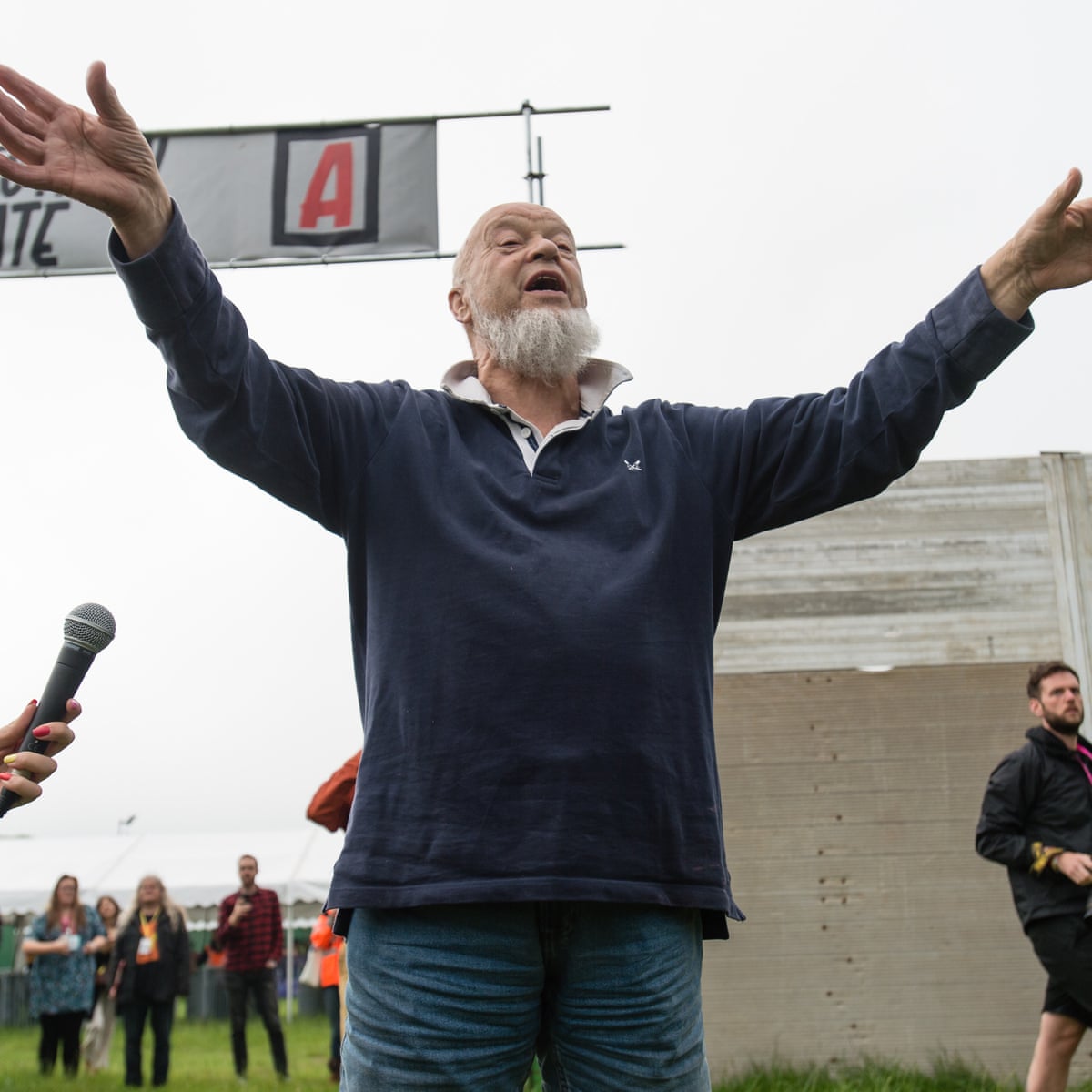 Glastonbury Weather To Be Sunny And Rain Free Forecast Shows Glastonbury 2019 The Guardian
