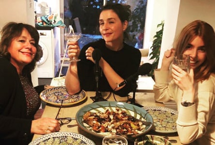 Jessie Ware and her mum Lennie recording an episode of their podcast Table Manners with TV presenter Stacey Dooley