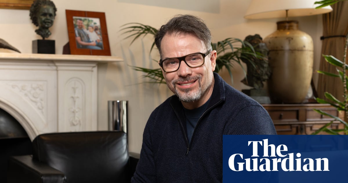 Billionaire Chris Rokos, who paid £330m in tax last year, to quit UK
