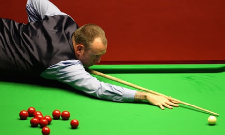 Mark Williams plays a shot on his way to a dramatic 17-15 win over Barry Hawkins.